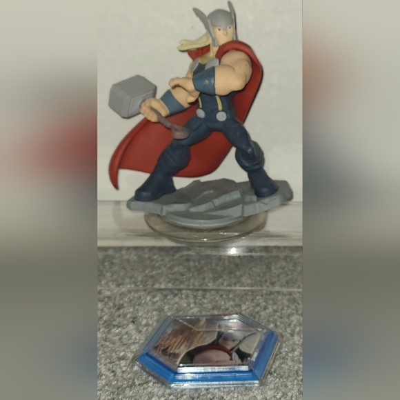 🛍️2/$20🛍️Disney Infinity Thor Figurine with Power Disc - Picture 2 of 4